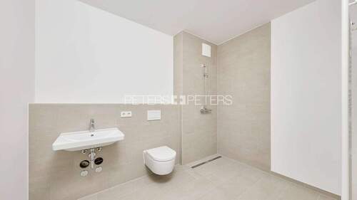 Duschbad (Beispiel) - + Neubauwohnung in Rothenburgsort +