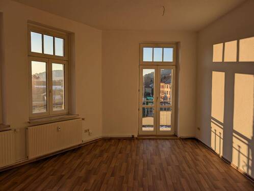 Wohnzimmer - 3 Zimmer Etagenwohnung zur Miete in Kahla