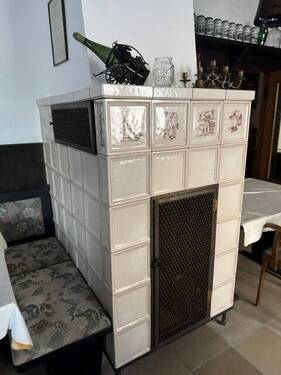 Gaststube_Kachelofen - 