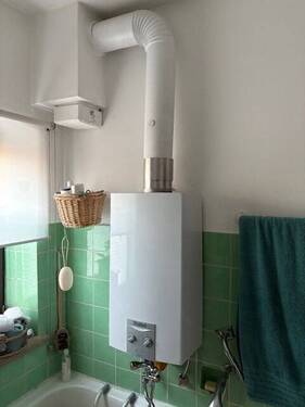 Gastherme für Warmwasser im Badezimmer - 