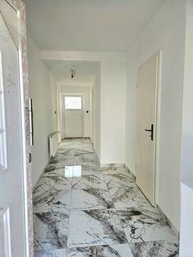 Flur - 3 Zimmer Einfamilienhaus in Barby