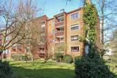 Hausrückansicht - Auspacken und einziehen: Gepflegte 2,5 Zi.- Wohnung mit großer Loggia