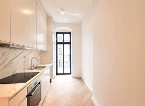 Küche mit Balkonzugang - (KI generiert) - 