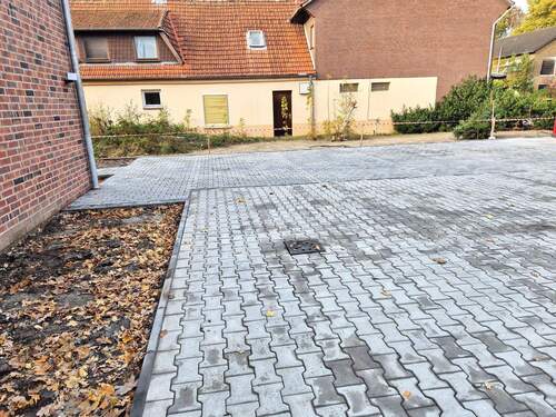 Stellplätze - Etagenwohnung mit 89,00 m&sup2; in Saterland / OT Scharrel zur Miete