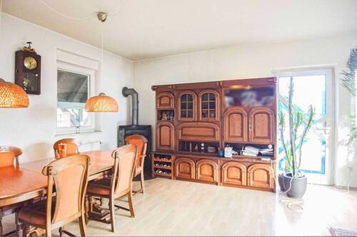 Aufenthaltsraum Haus hinten - 