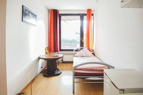 Zimmer 1 - 