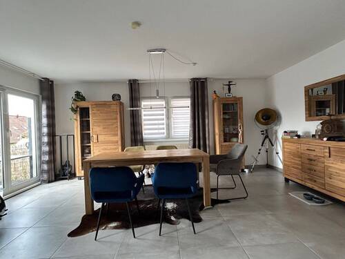 ... und Essbereich - Etagenwohnung mit 132,00 m² in Wachenroth zum Kaufen