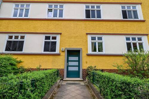 Hauseingang - 2 Zimmer Etagenwohnung in Berlin
