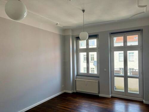Wohnzimmer - 2 Zimmer Etagenwohnung zum Kaufen in Berlin