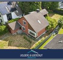 Großzügiges Einfamilienhaus mit großem Grundstück in bester Lage von Hamburg-Jenfeld - Hamburg / Jenfeld