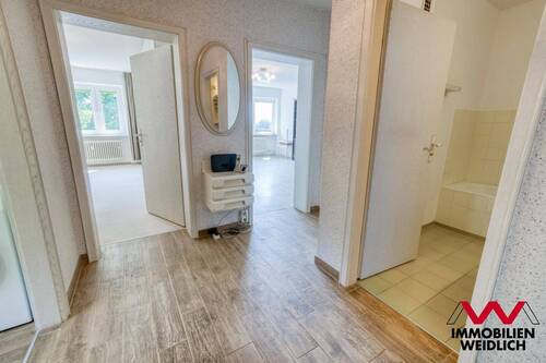 Flur - 2 Zimmer Etagenwohnung zum Kaufen in Kirchseeon