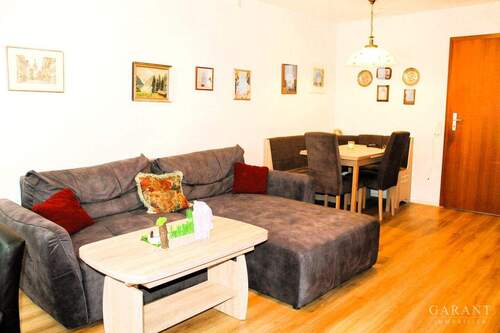 Wohn/Essbereich - 3 Zimmer-Wohnung mit Garage, Keller und Balkon in Winnenden!
