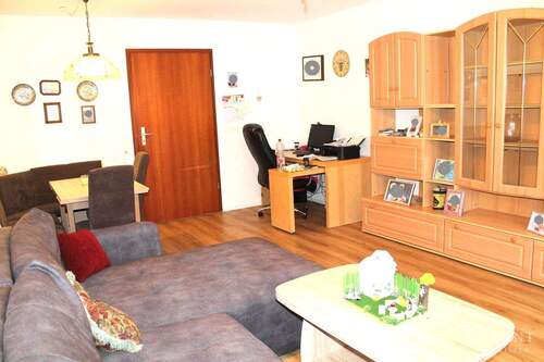 Wohnzimmer - 3 Zimmer Etagenwohnung zum Kaufen in Winnenden