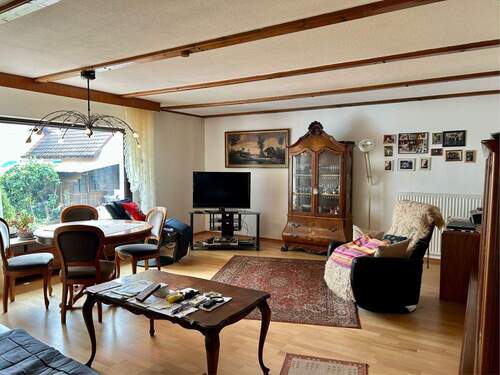 Wohnen - 7 Zimmer Mehrfamilienhaus, Wohnhaus zum Kaufen in Großenseebach