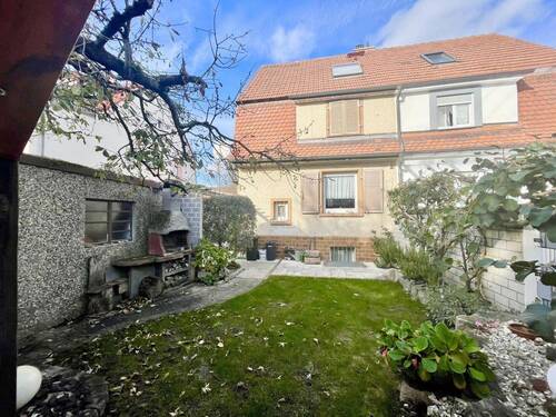 Hausansicht vom Garten aus - Doppelhaushälfte in Weil am Rhein mit Garage und Garten