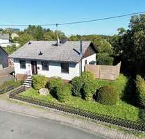 -RESERVIERT- Freistehendes Einfamilienhaus mit großzügigem Grundstück in Herborn