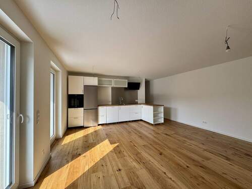 Wohn-Esszimmer mit intergr. EBK - 3 Zimmer Etagenwohnung zur Miete in Kaiserslautern