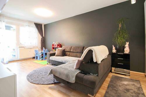 Wohnzimmer - 3 Zimmer Etagenwohnung zum Kaufen in Chemnitz