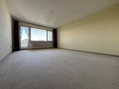 Wohnzimmer - 3 Zimmer Etagenwohnung zum Kaufen in Erlangen
