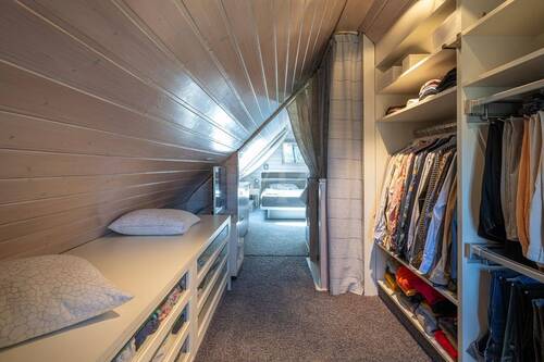 Ankleide/Schlafzimmer Spitzboden - 