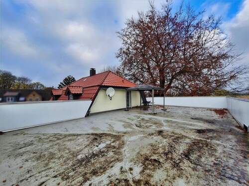 Großzüge Dachterrasse auf dem Anbau - 