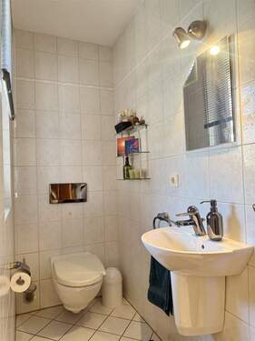 Gäste-WC im Erdgeschoss - 