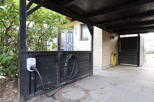 Carport mit Wallbox - 