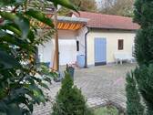 Schuppen + Garageneingang - 6 Zimmer Doppelhaushälfte in Deizisau