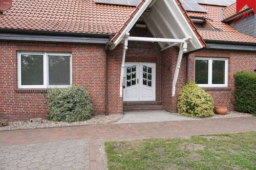 Hauseingang - 5 Zimmer Doppelhaushälfte zur Miete in Aurich