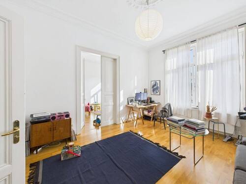 einladendes Wohnzimmer (2. OG) - 