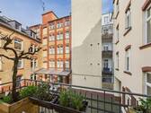 Balkon mit Blick auf Innenhof - 