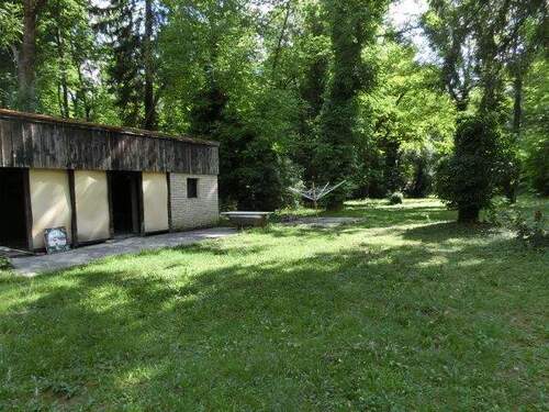 Nebengebäude - Einfamilienhaus mit 170,00 m² in München zur Miete