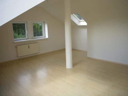 Helles Wohnzimmer - 3 Zimmer Etagenwohnung zur Miete in Monschau (Höfen)