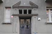 Haus Eingang - Etagenwohnung mit 85,00 m² in Berlin zum Kaufen