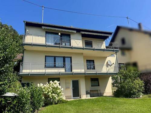 Rückansicht mit Balkonen - 5 Zimmer Einfamilienhaus zum Kaufen in Gladbach