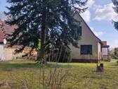 Außenansicht - Erbpacht. Hauchen Sie diesem kleinen Haus mit Erweiterungsmöglichkeiten neues Leben ein!