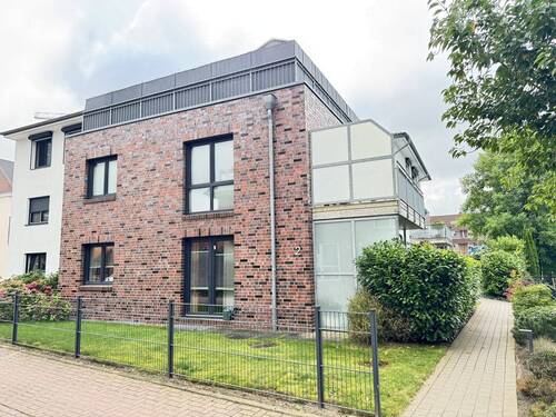 Hausansicht - ***TOP WOHNUNG IN BUCHHOLZ-INNENSTADT - BARRIEREFREI, MIT BALKON, PERSONENAUFZUG & TG***