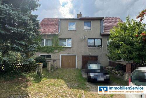 Straßenseite - 
