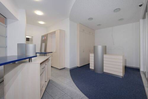 Schalterraum Rückseite - 