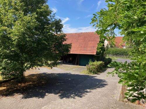 Blick in den Innenhof (2) - Mehrfamilienhaus, Wohnhaus mit 288,00 m² in Dipperz zum Kaufen
