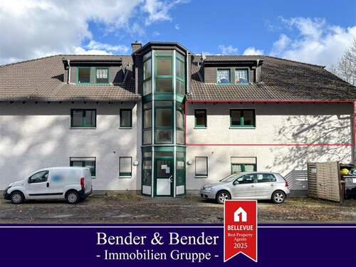 Straßenansicht - Renovierungsbedürftige Eigentumswohnung mit zwei Balkonen und Stellplatz in zentraler Lage!