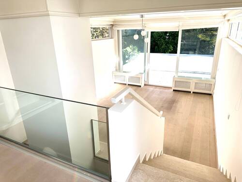 Wohnebene - Puristischer Bauhausstil mit-zwei Dachterrassen und schönem Grundstück Grünwald!