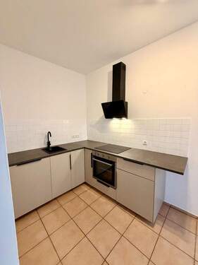 Bild 1 - Zentral, Hell, Charmant - Großzügig geschnittene 2-Zimmer-Wohnung im Herzen der Fürther Innenstadt