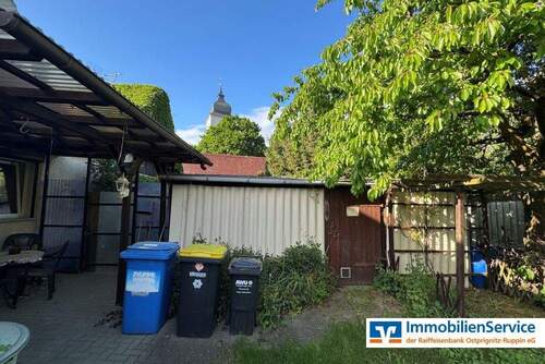 Blick zur Kirchturmspitze - 