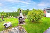 Blick von der Terrasse in den Garten - 