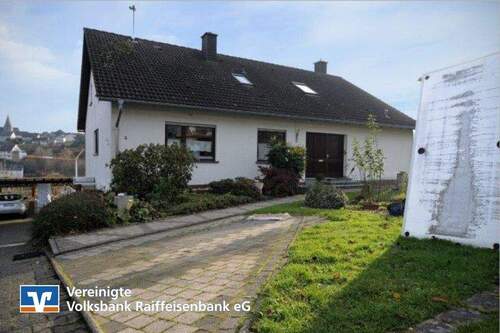 Eingang - Ein Haus - fünf Wohnungen - 239.000,00&nbsp;EUR Kaufpreis, ca.&nbsp; 280,00&nbsp;m&sup2;&nbsp;Wohnfl&auml;che