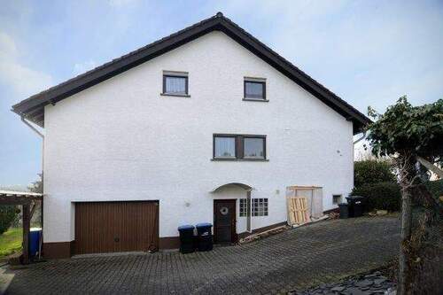 Giebelansicht - 1 Zimmer Mehrfamilienhaus, Wohnhaus zum Kaufen in Berglicht