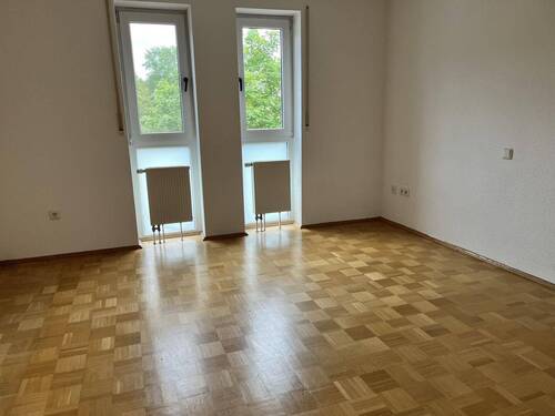 Schlafzimmer mit Parkett - 