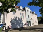 Ostansicht mit Zufahrt - 3 Zimmer Etagenwohnung in Haßfurt