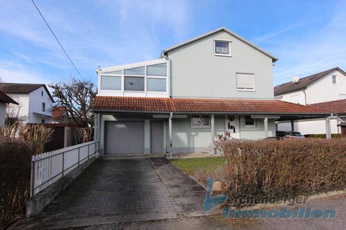 Gesamtansicht - *** Doppelhaushälfte mit Wintergarten und Einliegerwohnung in ruhiger Siedlungslage von Plattling ***